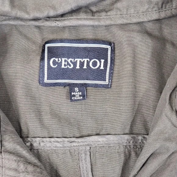 Forest Green Utility Jacket with Hood and Zipper Closure - Picture 2 of 6